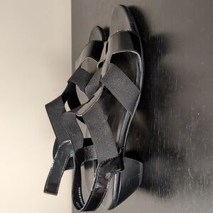 Munro American Black Minimalist Sandals Size women's 9.5